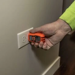 Klein ET310 Digital Circuit Breaker Finder -Tool Shop image 06eb44fc 88ca 4f64 b80b 342c17578dbc