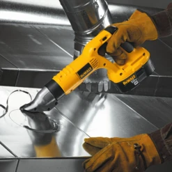 DeWalt DC490KA 18V Cordless Shears -Tool Shop image 5d6d95b7 44e2 4483 aa05 1cb154377edb