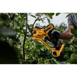 DeWalt DCPR320B 20V Max 1-1/2" Cordless Pruner (Tool Only) -Tool Shop image 9485385c b30b 4287 8caf 1a5f6b51b889