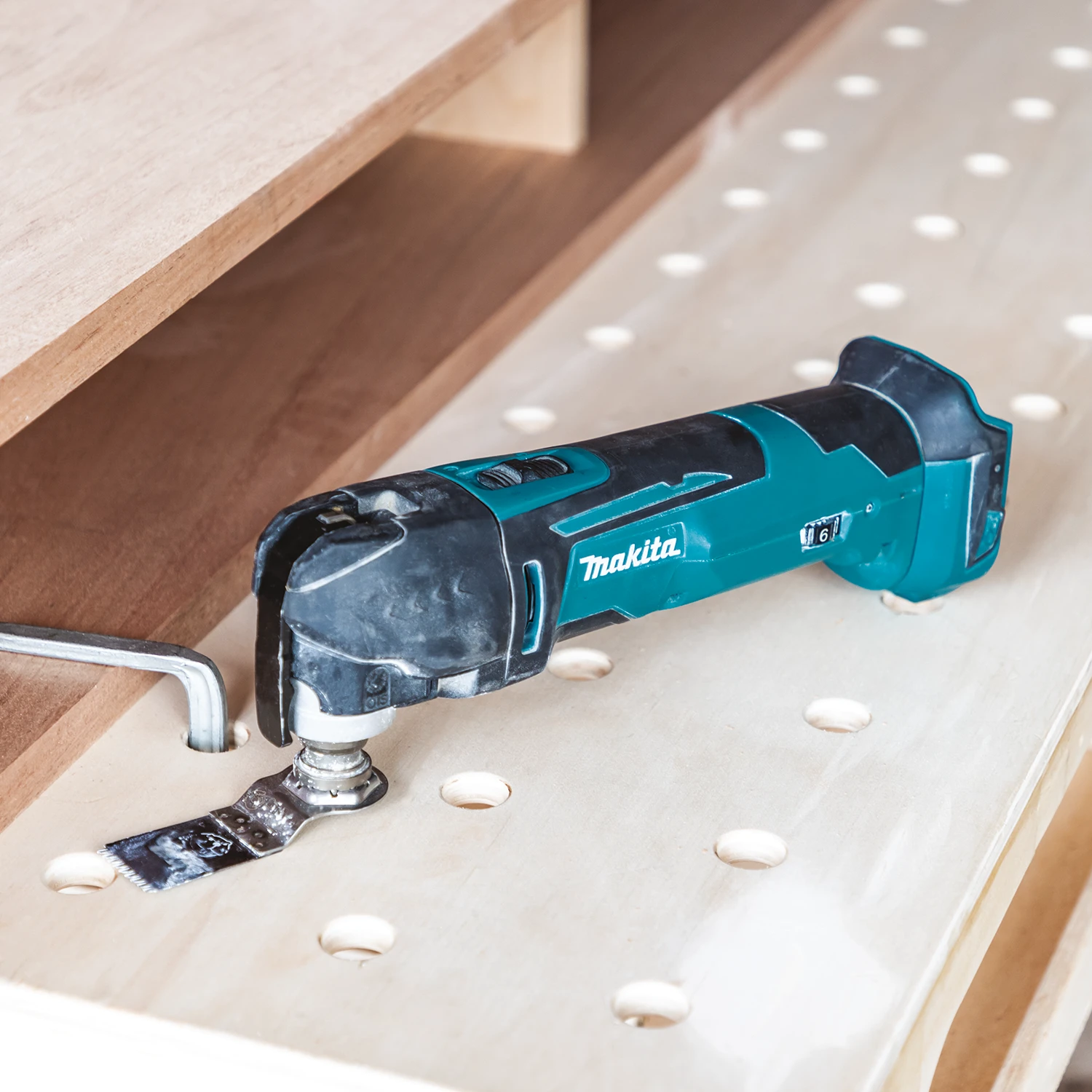 Makita XMT03Z 18V LXT Multi-Tool (Tool Only) 2 Makita XMT03Z 18V LXT Multi-Tool (Tool Only) - Image 2